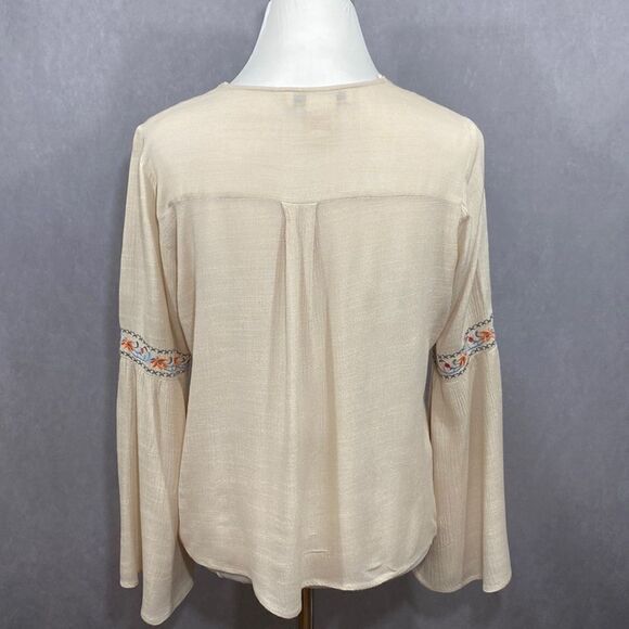 Boho Bell Sleeve Tassel Tie Peasant Shirt - Picture 3 of 7